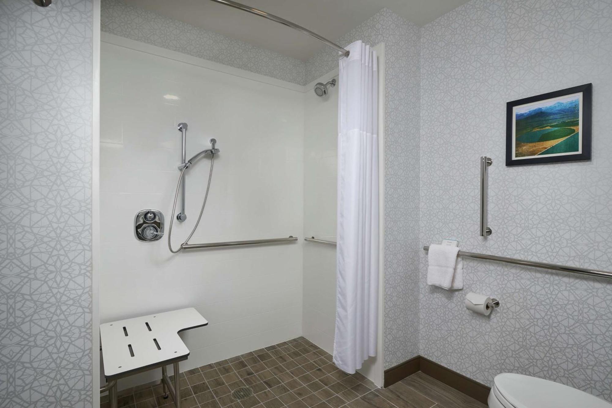 Hotel Hampton 3*